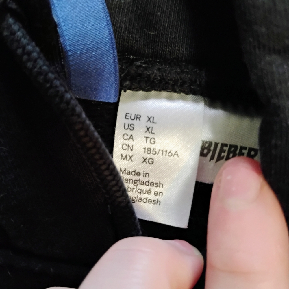 Justin Beiber World Tour Hoodie XL - Picture 2 of 2